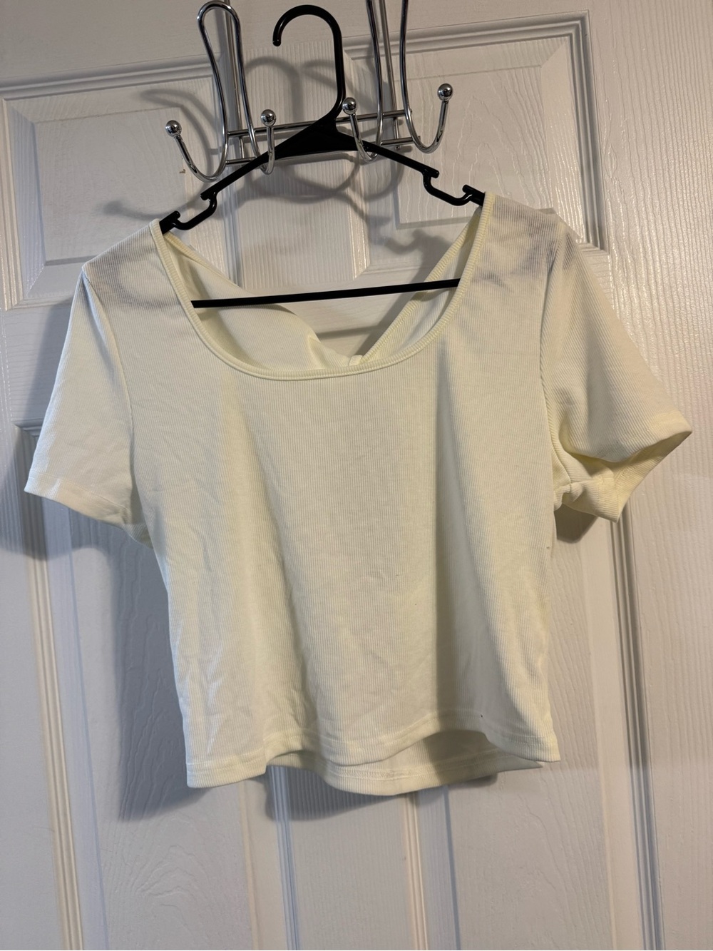 Women's Scoop Neck Short Sleeve Top in Light Yellow